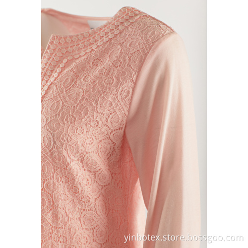 Long sleeve with lace front in color pink
